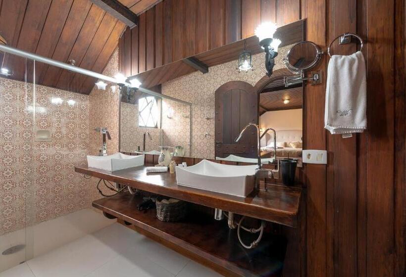 Люкс Deluxe Кровать Кинг, Alma