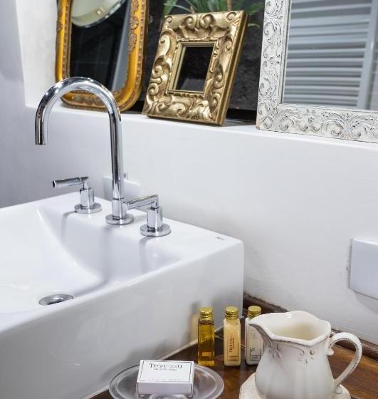 חדר סטנדרט, Alma