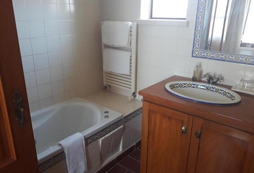 クラシックスイート, Casa Adega Do Mosteiro   Turismo Rural