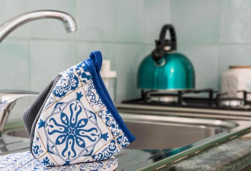 استودیوی استاندارد, Ischia Dream Sunset