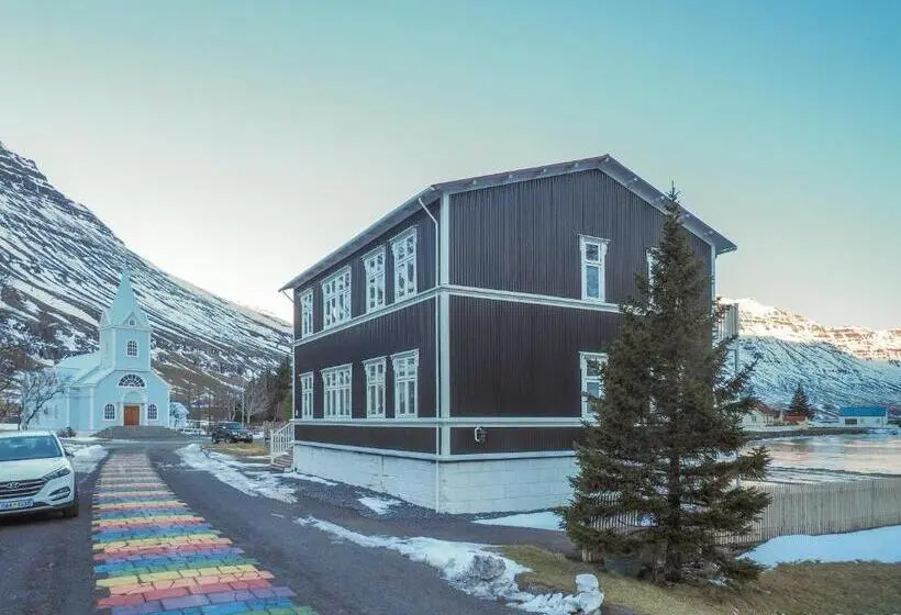 اتاق استاندارد با چشم‌انداز کوهستان, Við Lónið Guesthouse