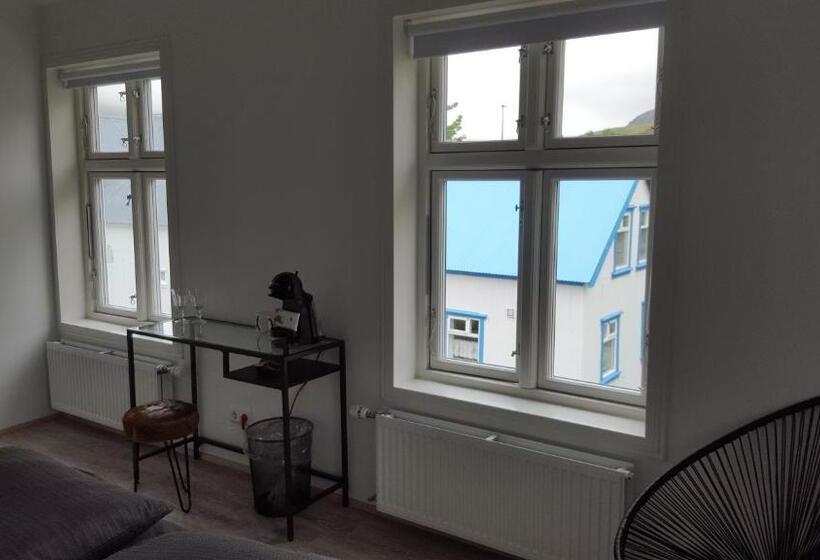 اتاق استاندارد با چشمانداز کوهستان, Við Lónið Guesthouse