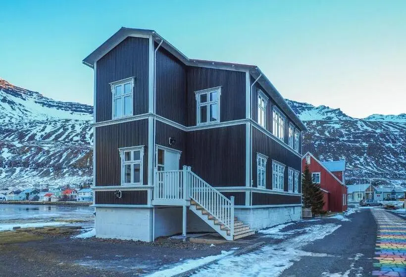 اتاق کلاسیک سه تخته, Við Lónið Guesthouse