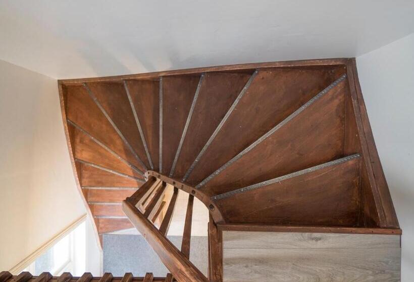 اتاق کلاسیک سه تخته, Við Lónið Guesthouse