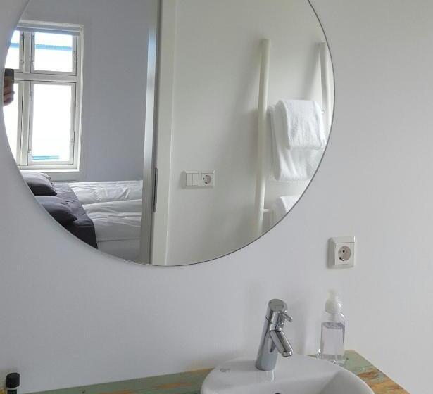 اتاق کلاسیک سه تخته, Við Lónið Guesthouse