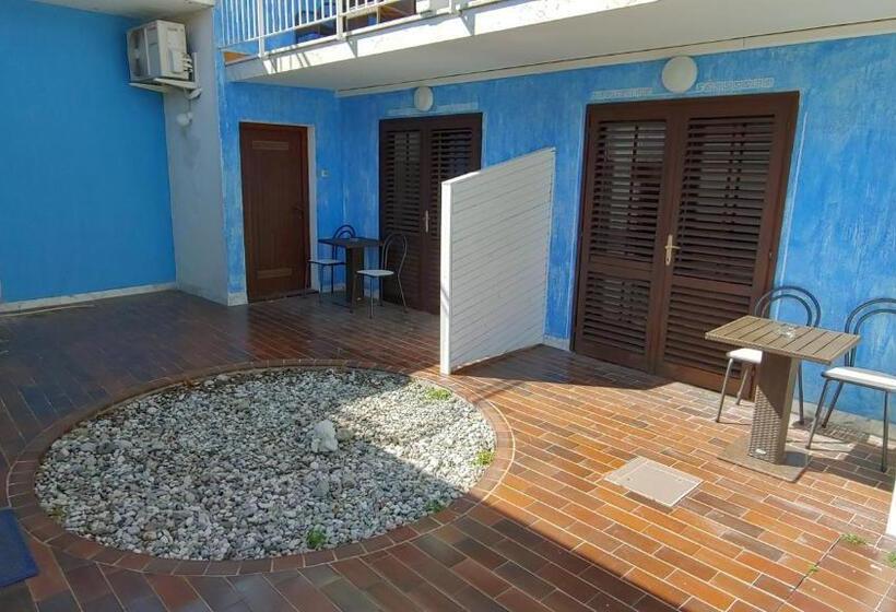 اتاق استاندارد با چشمانداز باغ, Villa Senegačnik