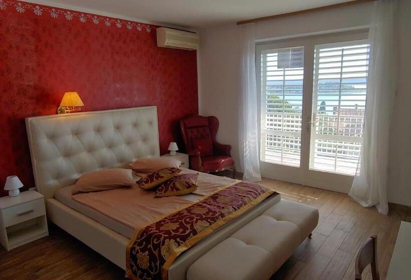 اتاق استاندارد با چشمانداز دریا, Villa Senegačnik