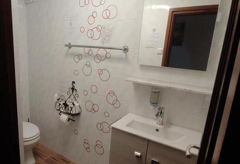 اتاق استاندارد با سرویس بهداشتی مشترک, Villa Senegačnik