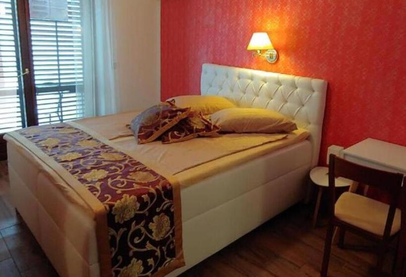 اتاق استاندارد با چشمانداز باغ, Villa Senegačnik