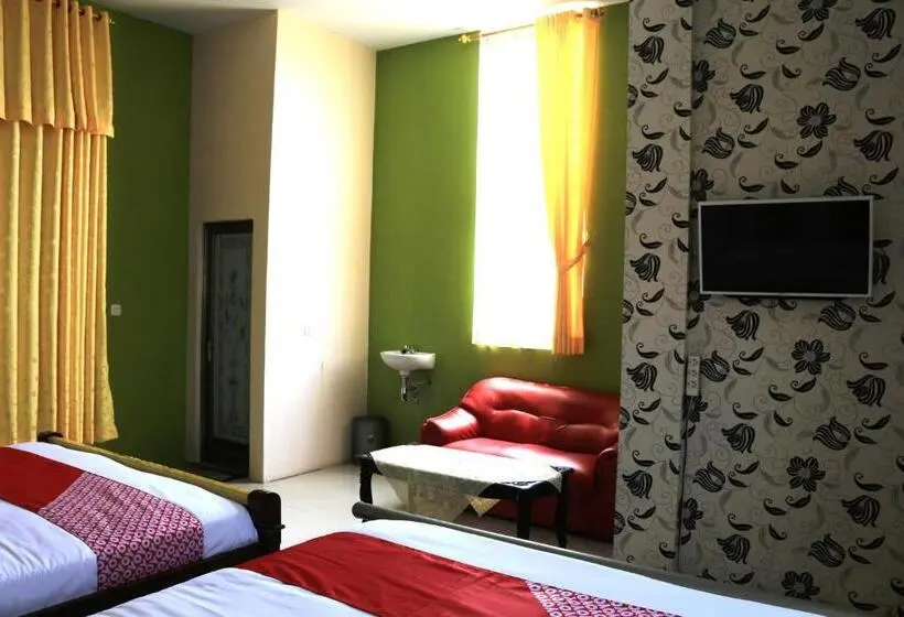 Habitació Familiar Deluxe, Oyo 1722 Villa Ciparay Indah