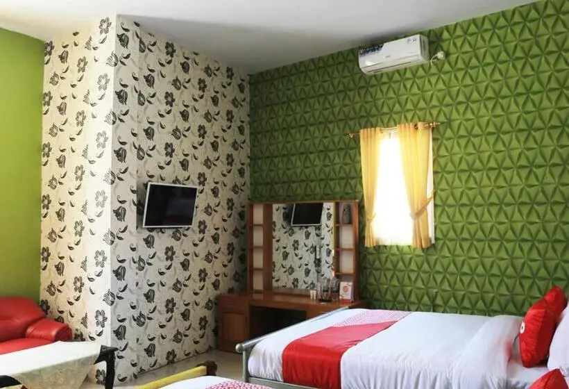 Habitació Familiar Deluxe, Oyo 1722 Villa Ciparay Indah