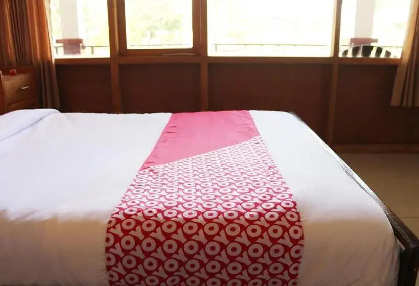 Suit Deluxe, Oyo 1722 Villa Ciparay Indah