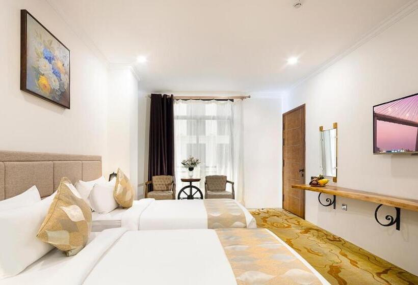سوئیت با بالکن, Nesta Hotel Saigon