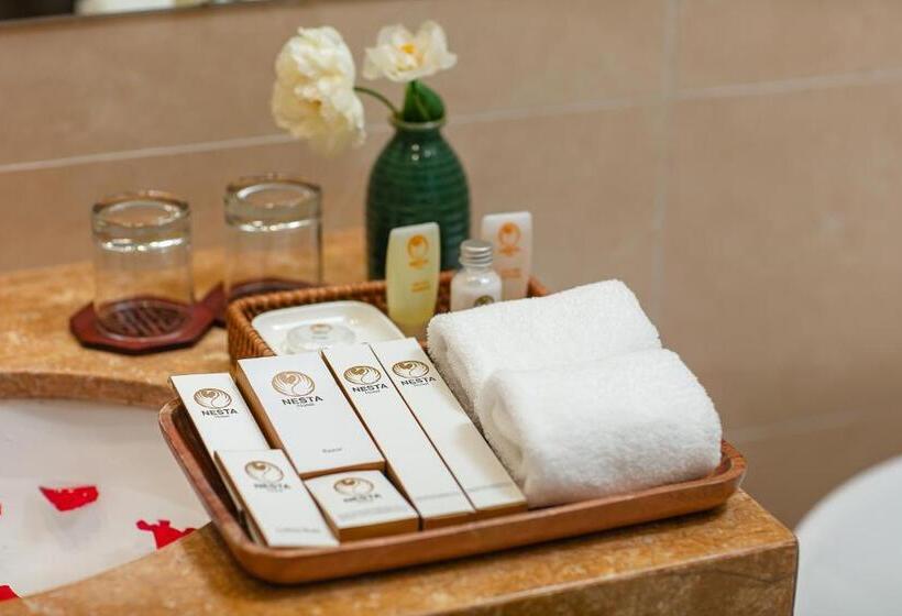 سوئیت با بالکن, Nesta Hotel Saigon