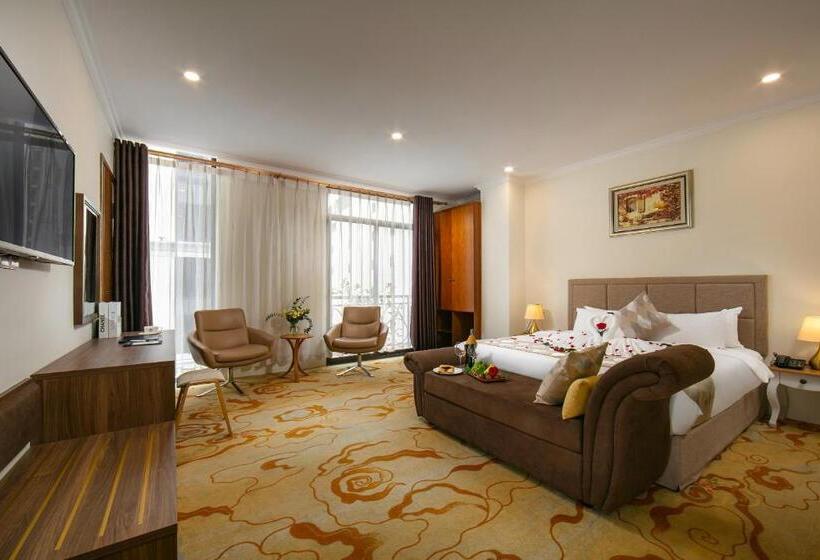سوئیت با بالکن, Nesta Hotel Saigon