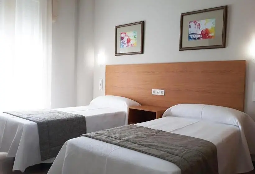 اتاق استاندارد, Hostal Montemayor