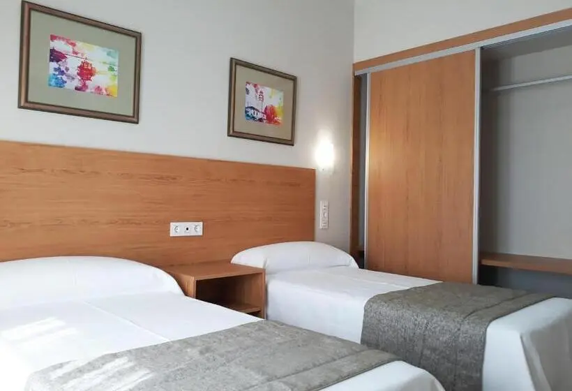 اتاق استاندارد, Hostal Montemayor