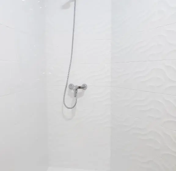 اتاق استاندارد سه نفره, Hostal Montemayor