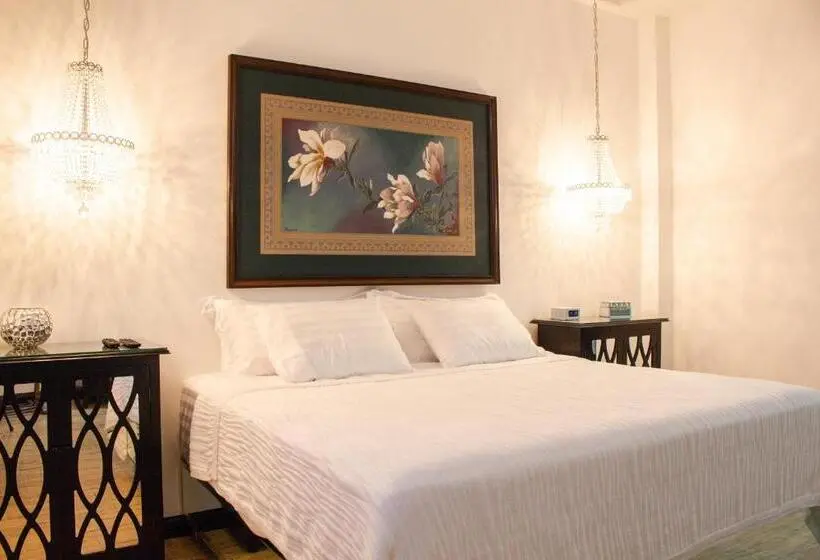 Deluxe Suite King Bed, Boutique Villa Toscana