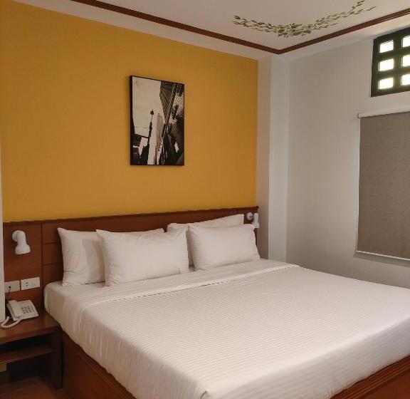 اتاق لوکس, Lavie