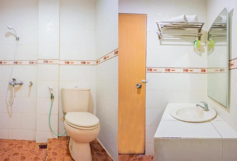 デラックスルーム, Oyo 1636 Wisma Kuta Karang