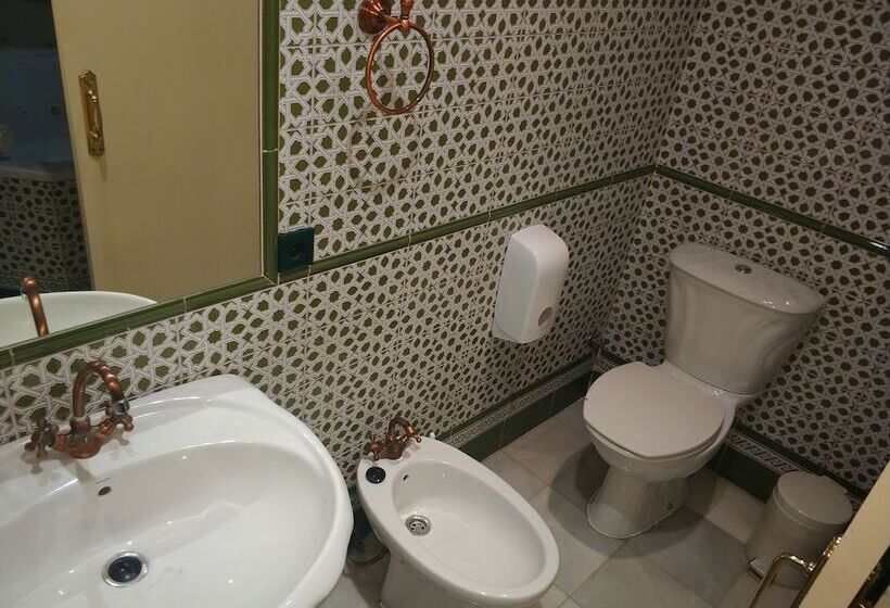 اتاق استاندارد با وان آب گرم, Hostal Avenida Andalucia   Solo Adultos