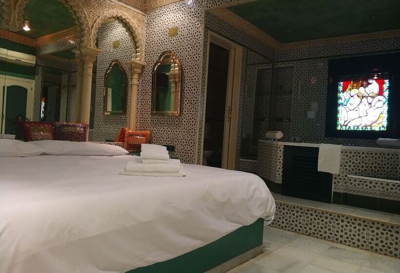 اتاق استاندارد با وان آب گرم, Hostal Avenida Andalucia Solo Adultos