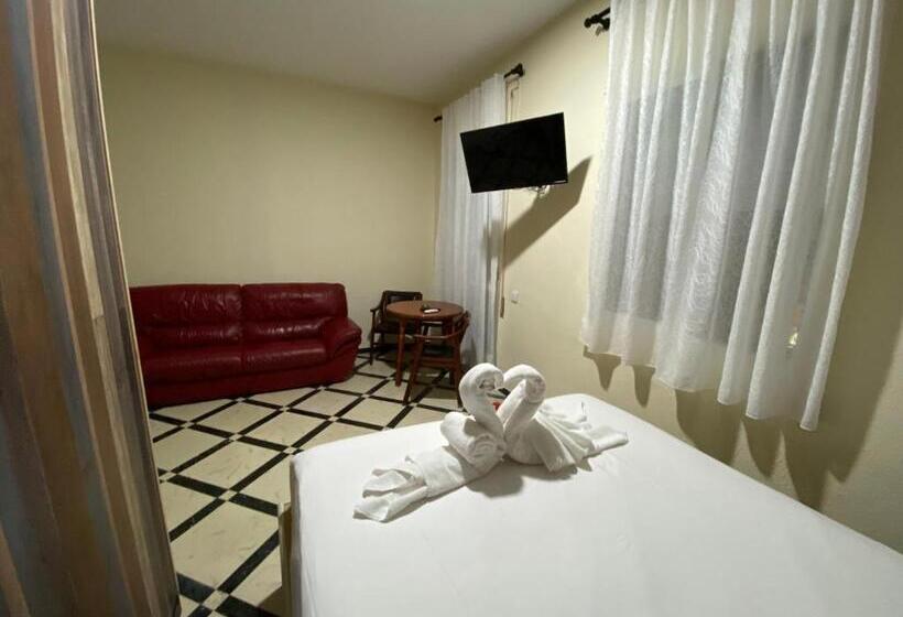 اتاق اکونومی, Hostal Avenida Andalucia Solo Adultos