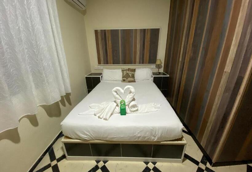 اتاق اکونومی, Hostal Avenida Andalucia Solo Adultos