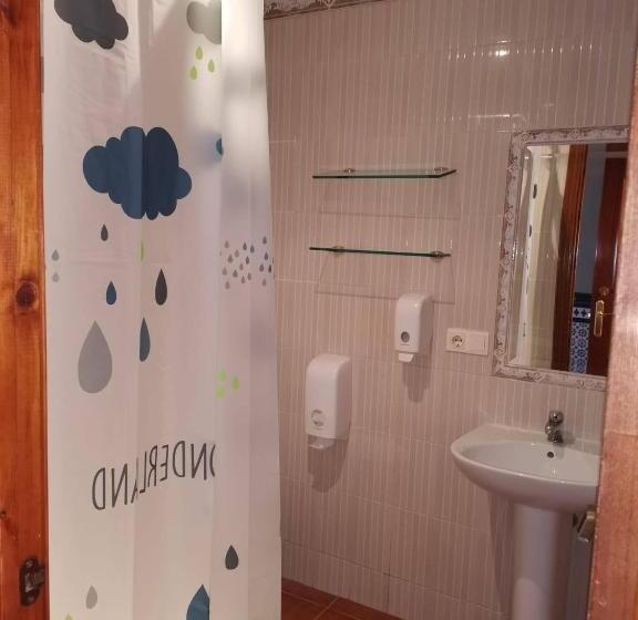 اتاق راحتی سه تخته, Hostal Avenida Andalucia Solo Adultos