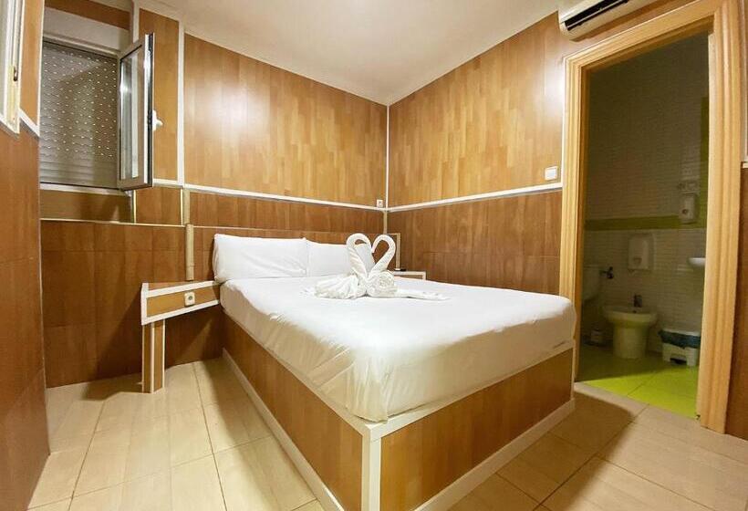 اتاق استاندارد یک نفره, Hostal Avenida Andalucia Solo Adultos