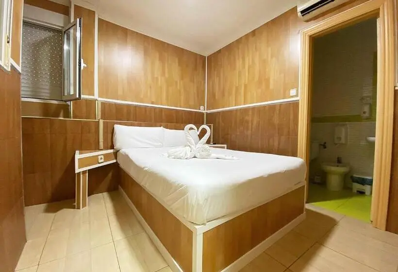 اتاق استاندارد یک نفره, Hostal Avenida Andalucia   Solo Adultos