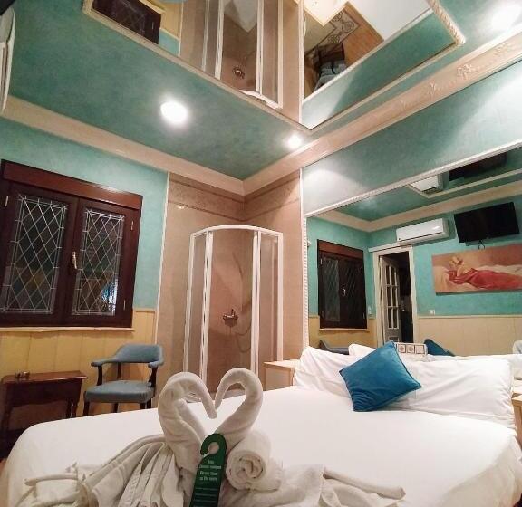 اتاق لوکس, Hostal Avenida Andalucia Solo Adultos