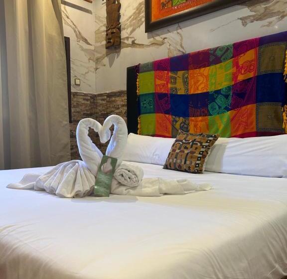 سوییت جونیور, Hostal Avenida Andalucia Solo Adultos