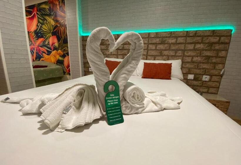 اتاق اکونومی, Hostal Avenida Andalucia Solo Adultos