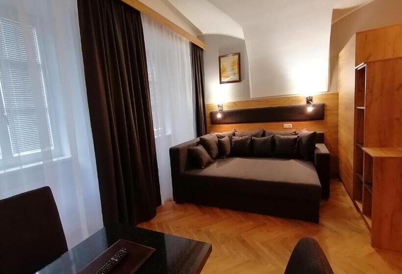 استودیوی استاندارد, Golden Star  Premium Apartments