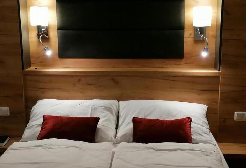 Студия Стандарт, Golden Star Premium Apartments