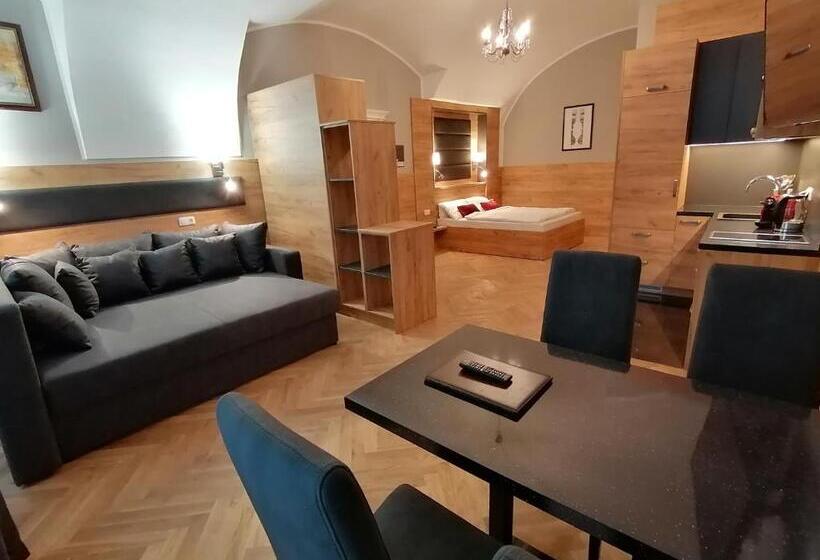 Студия Стандарт, Golden Star Premium Apartments