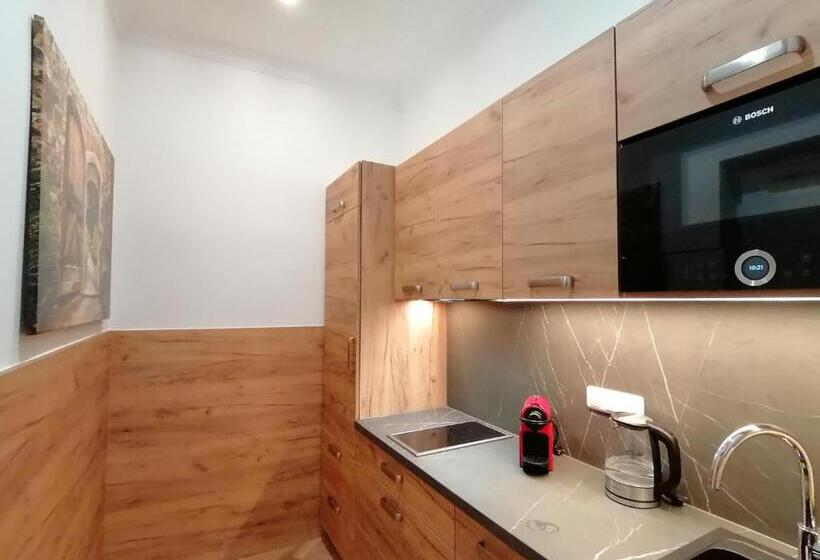 Студия Стандарт Вид на Город, Golden Star Premium Apartments