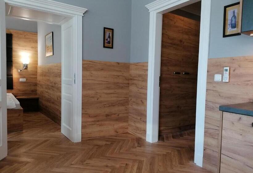 Апартаменты 1 Спальня с Балконом, Golden Star Premium Apartments