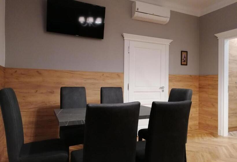 Апартаменты 1 Спальня с Балконом, Golden Star Premium Apartments