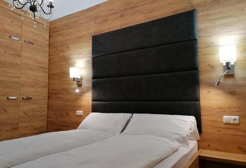 استودیو استاندارد با بالکن, Golden Star  Premium Apartments