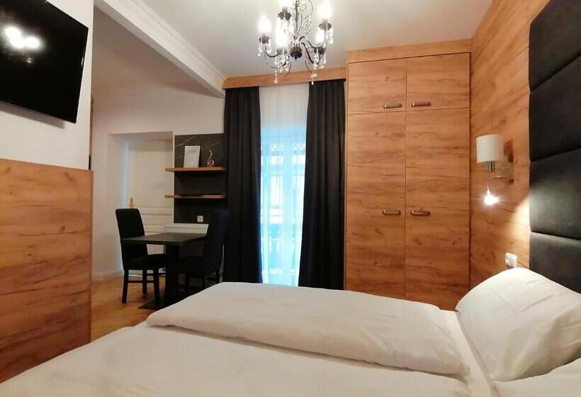 Студио Стандарт с Балконом, Golden Star Premium Apartments