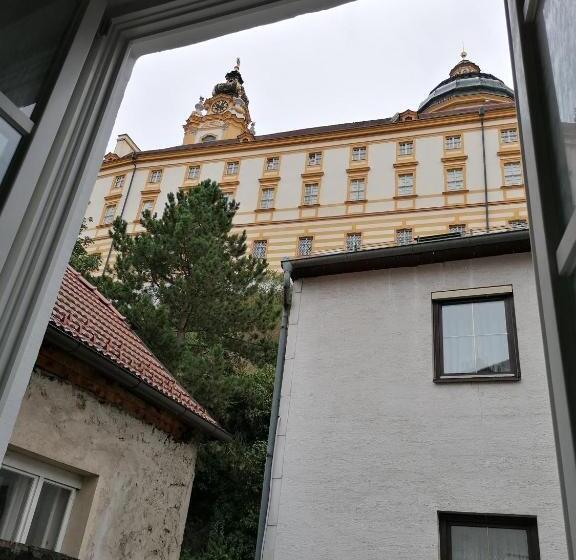 استودیوی استاندارد اینتریور, Golden Star  Premium Apartments