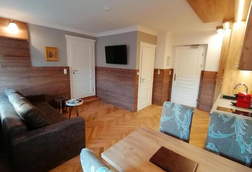 Апартаменты 1 Спальня Вид на Город, Golden Star Premium Apartments