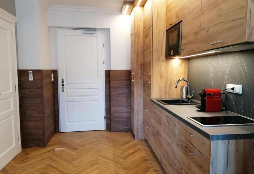 1 Bedroom Apartment City View, Golden Star  Premium Apartments