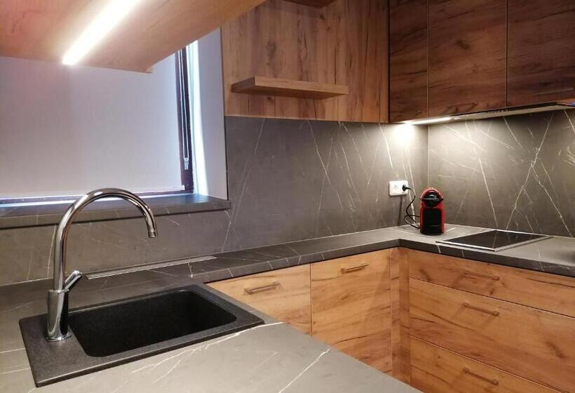 Апартаменты Внутренние 1 Спальня, Golden Star Premium Apartments