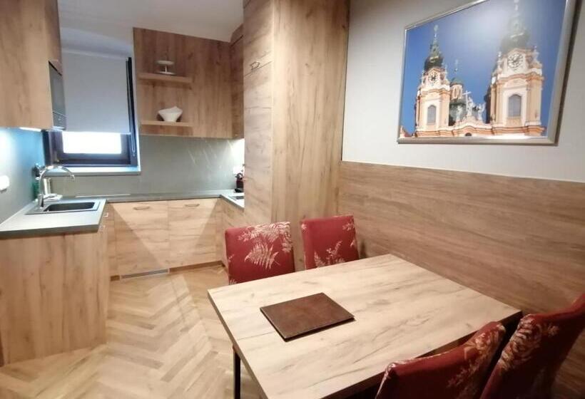 Апартаменты Внутренние 1 Спальня, Golden Star Premium Apartments