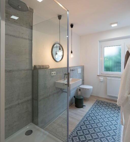 Quarto superior, Sali Homes Gaestehaus Lamm Obersulm