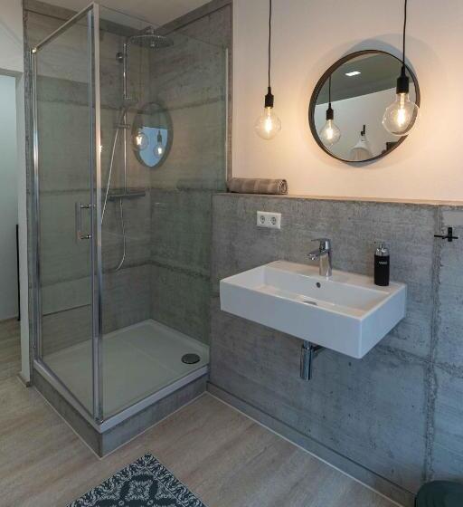 Quarto superior, Sali Homes Gaestehaus Lamm Obersulm